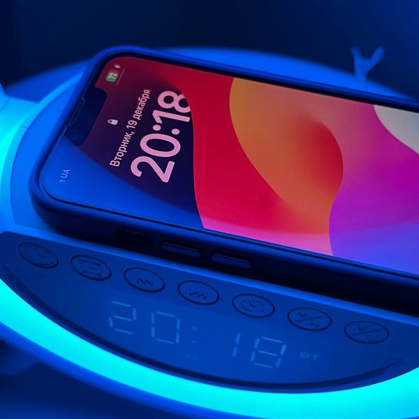 Багатофункціональна лампа нічник з годинником BT-3401 RGB Rainbow Light з бездротовою зарядкою 15W та Bluetooth колонкою Біла 100355 фото